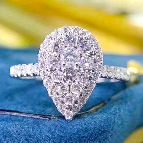 ♥️Zircon Stones Ring micropave teardrop stones run down sides silver plated - Picture 4 of 8